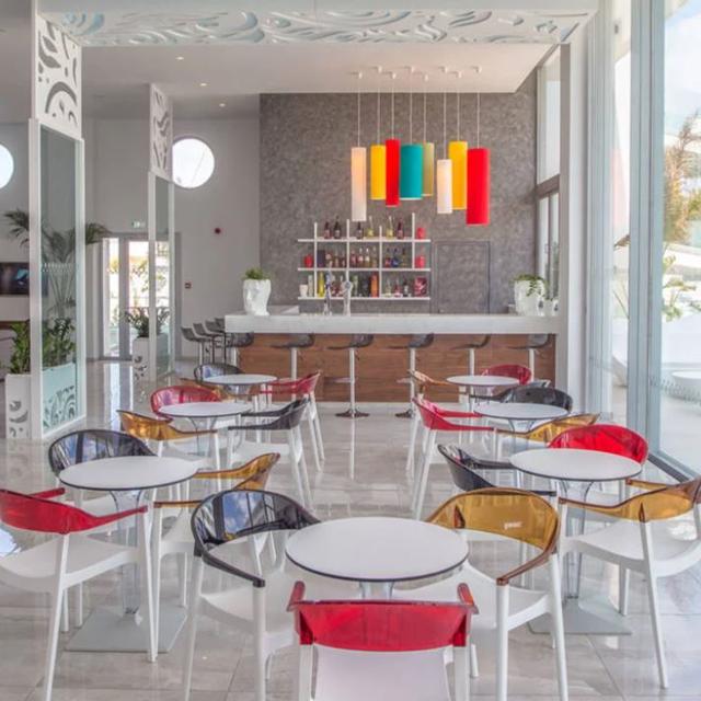 hotel-nicholas-color