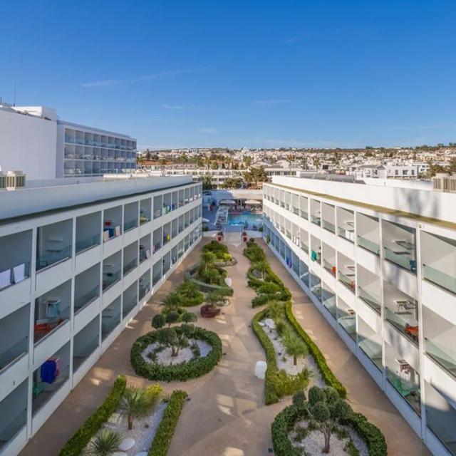 hotel-nicholas-color