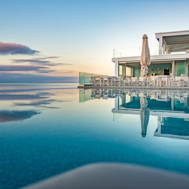 hotel-alexandra-beach-resort-spa