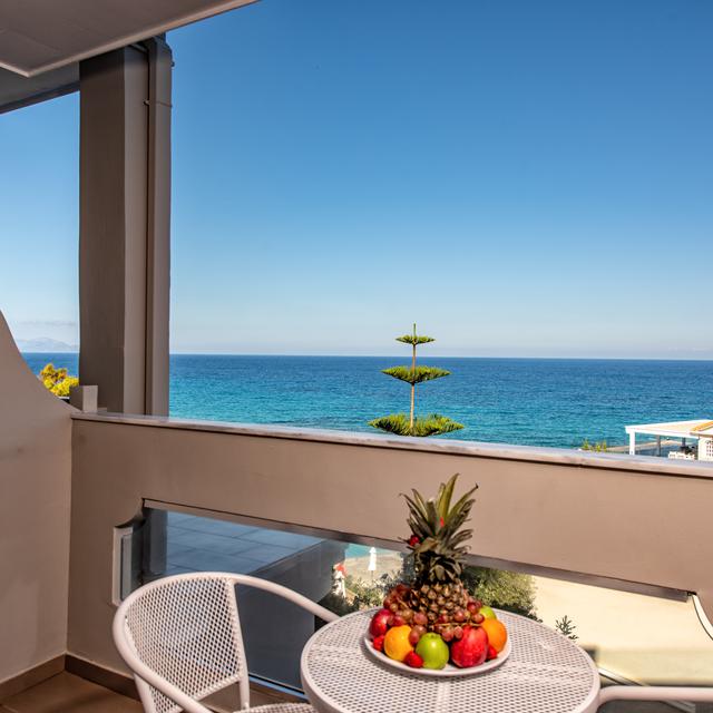 hotel-alexandra-beach-resort-spa