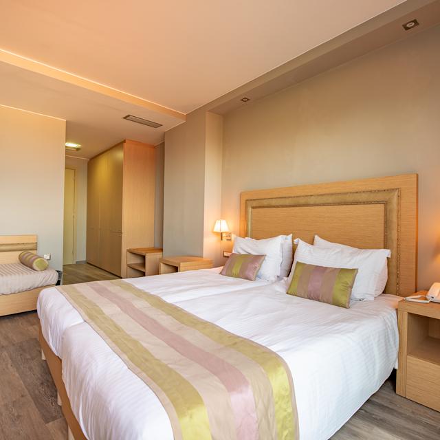 hotel-alexandra-beach-resort-spa