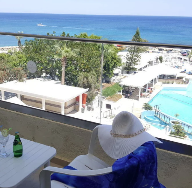 hotel-golden-coast-beach