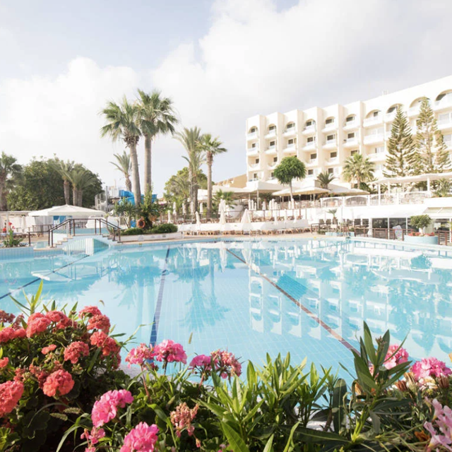 hotel-golden-coast-beach