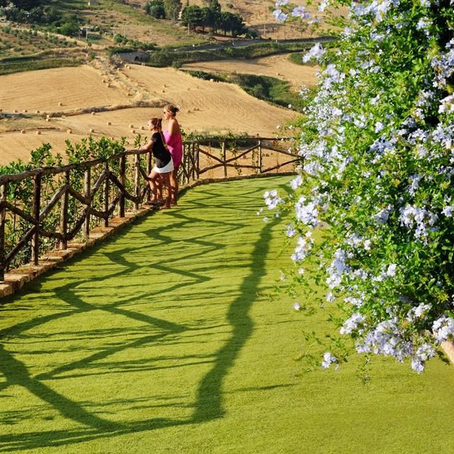 hotel-agriturismo-villa-dafne-inclusief-huurauto
