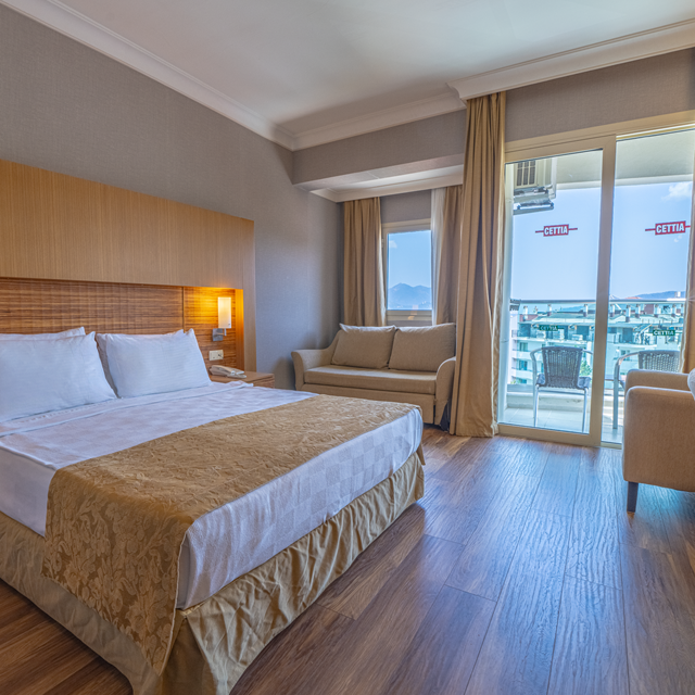hotel-grand-cettia