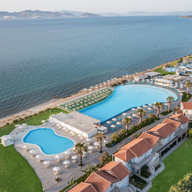 hotel-white-olive-marine-aquapark