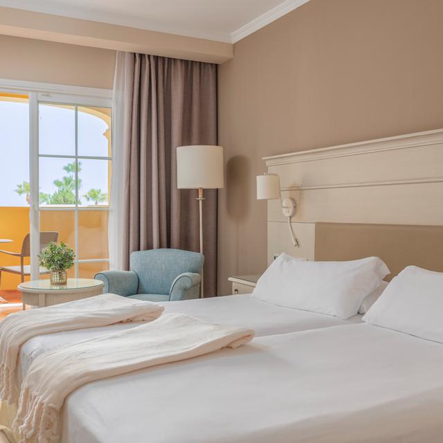 iberostar-waves-malaga-playa