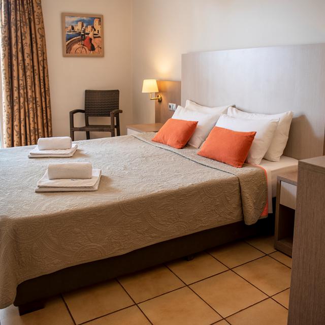 hotel-kalloni-bay