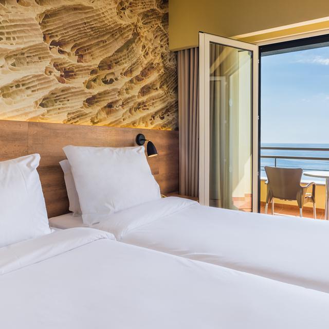 hotel-calheta-beach