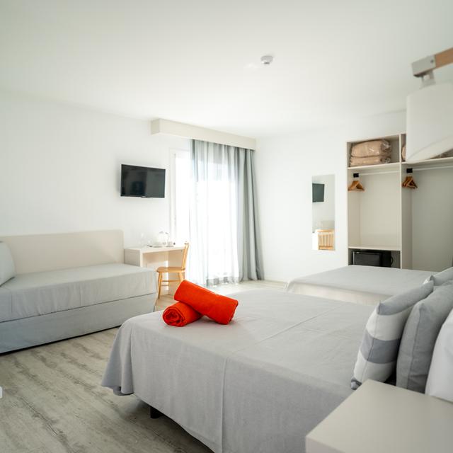 hotel-fergus-club-pineda-splash