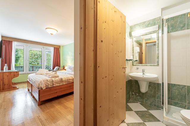 1-persoonskamer 4* Canazei € 995,- 【rolstoelvriendelijk, sauna, parkeerplaats, kluisje op kamer, animatieteam, fitness, restaurant(s), wellness, wifi】