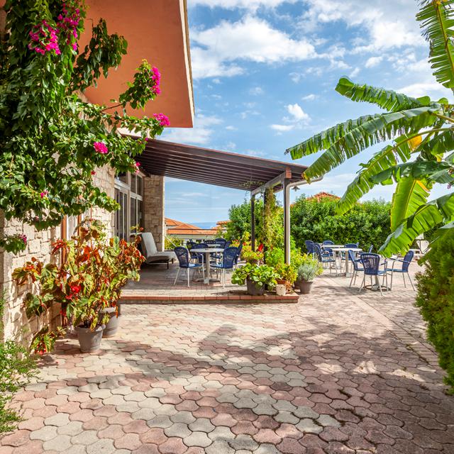 aparthotel-skentos