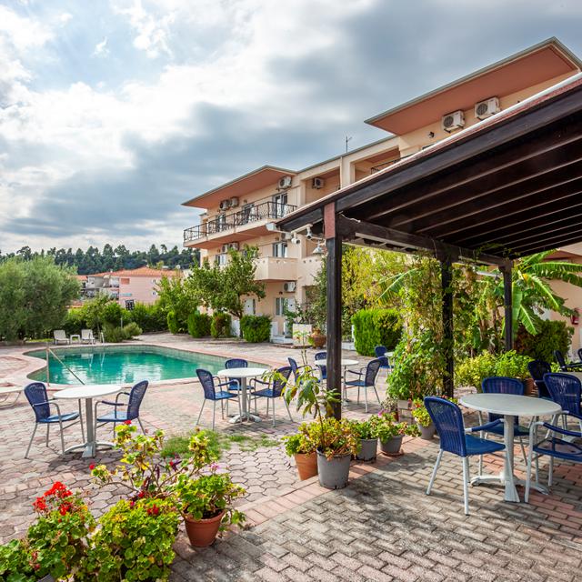 aparthotel-skentos