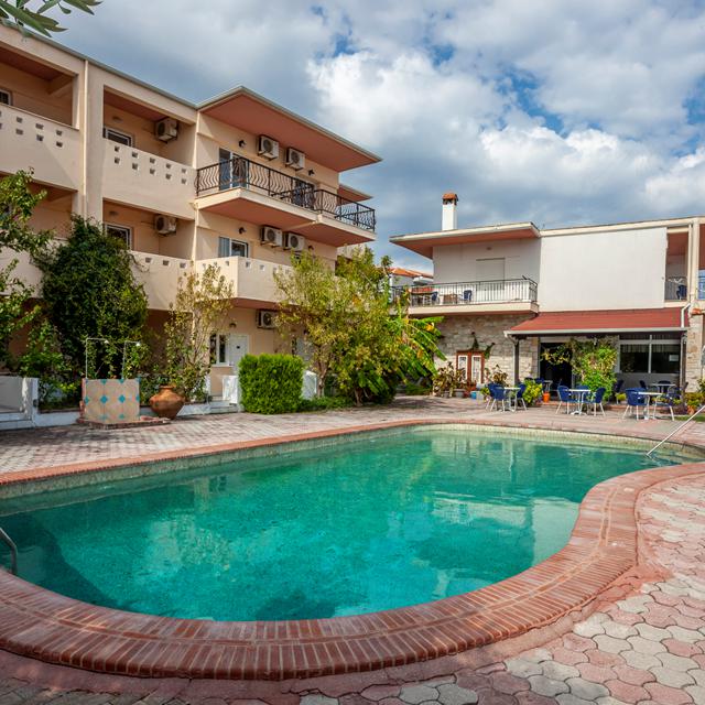 aparthotel-skentos
