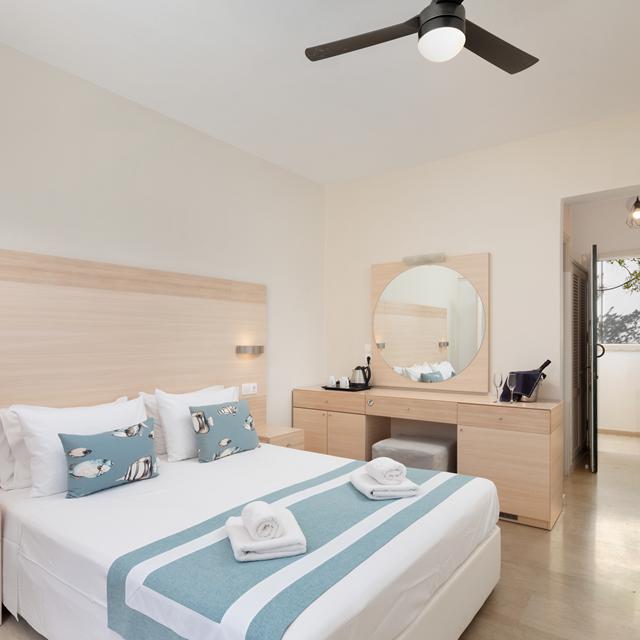 hotel-iliada-beach