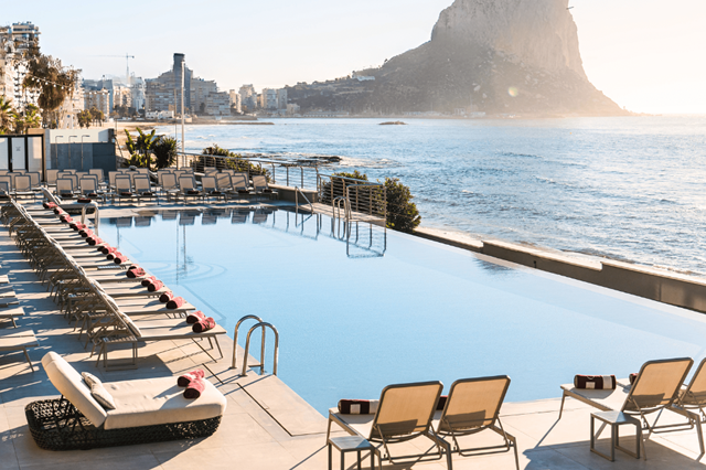 Vakantie 4* adults only Costa Blanca € 648,- ➤ zwembad, sauna, restaurant(s)