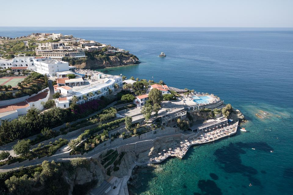 Hotel Peninsula Resort & Spa