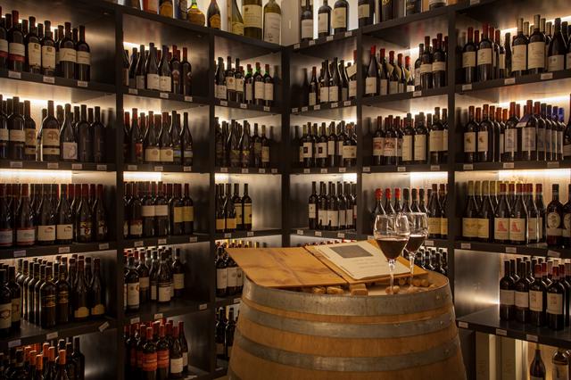 Ontspanning 4* Val di Sole € 1015,- 【zwembad, kluisje op kamer, wifi, parkeerplaats, tennisbaan, sauna, wellness, restaurant(s)】