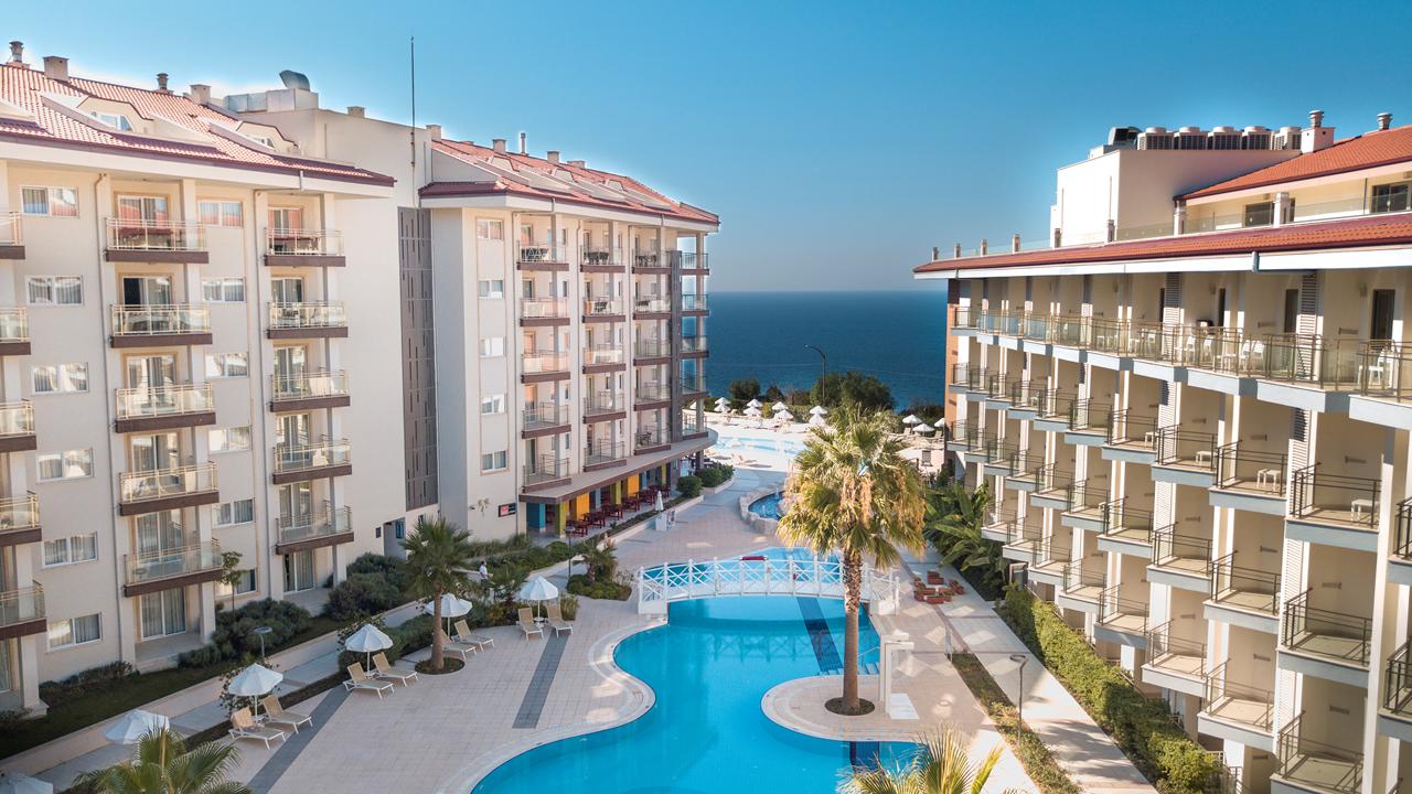 Hotel Ramada & Suites by Wyndham Kusadasi