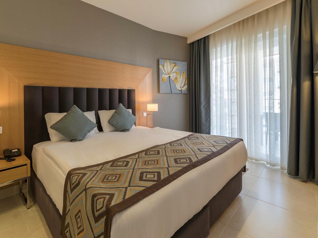 impressie Hotel Ramada & Suites by Wyndham Kusadasi