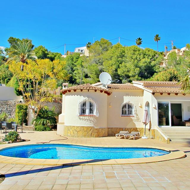 villas-calpe-met-privezwembad-inclusief-huurauto