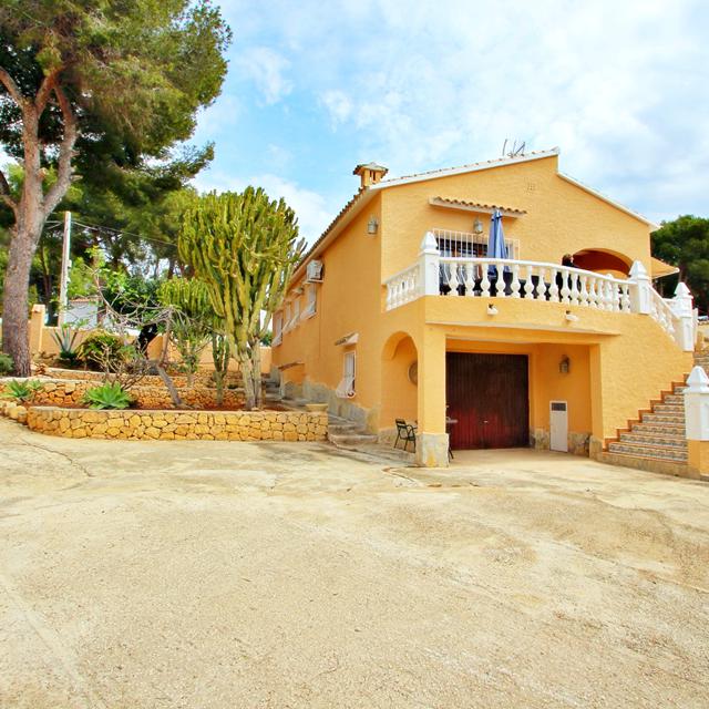 Villa's Moraira met privézwembad inclusief huurauto