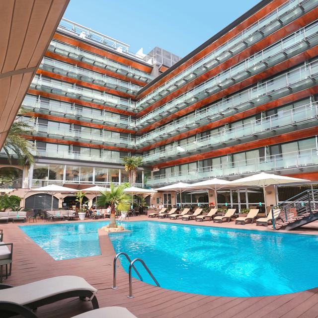 hotel-kaktus-playa-logies-en-ontbijt
