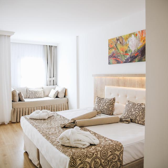 hotel-cesars-side
