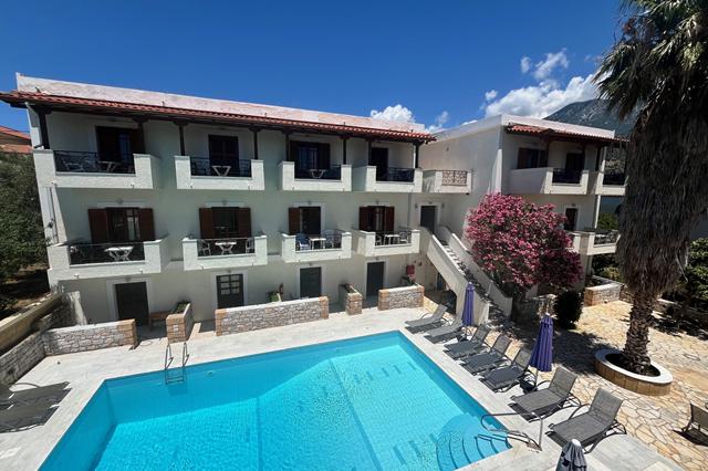 Zon 3* Peloponnesos - Griekenland € 438,- ▷ zwembad, restaurant(s)