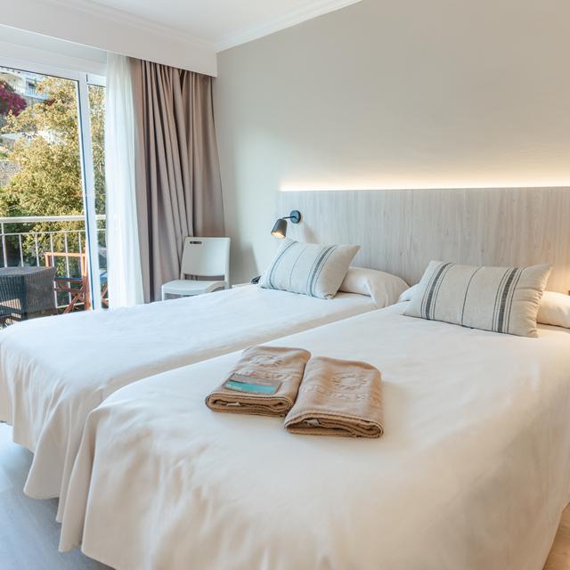 minura-cala-galdana-apartamentos-daljandar