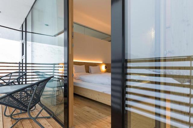 Skiën 4* Sesto € 1184,- | hond is welkom, zwembad, restaurant(s), wellness, wifi, sauna, parkeerplaats