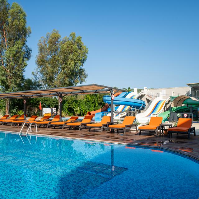 hotel-bodrum-beach-resort-logies-en-ontbijt