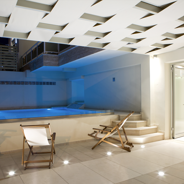 grand-theoni-hotel-suites-spa