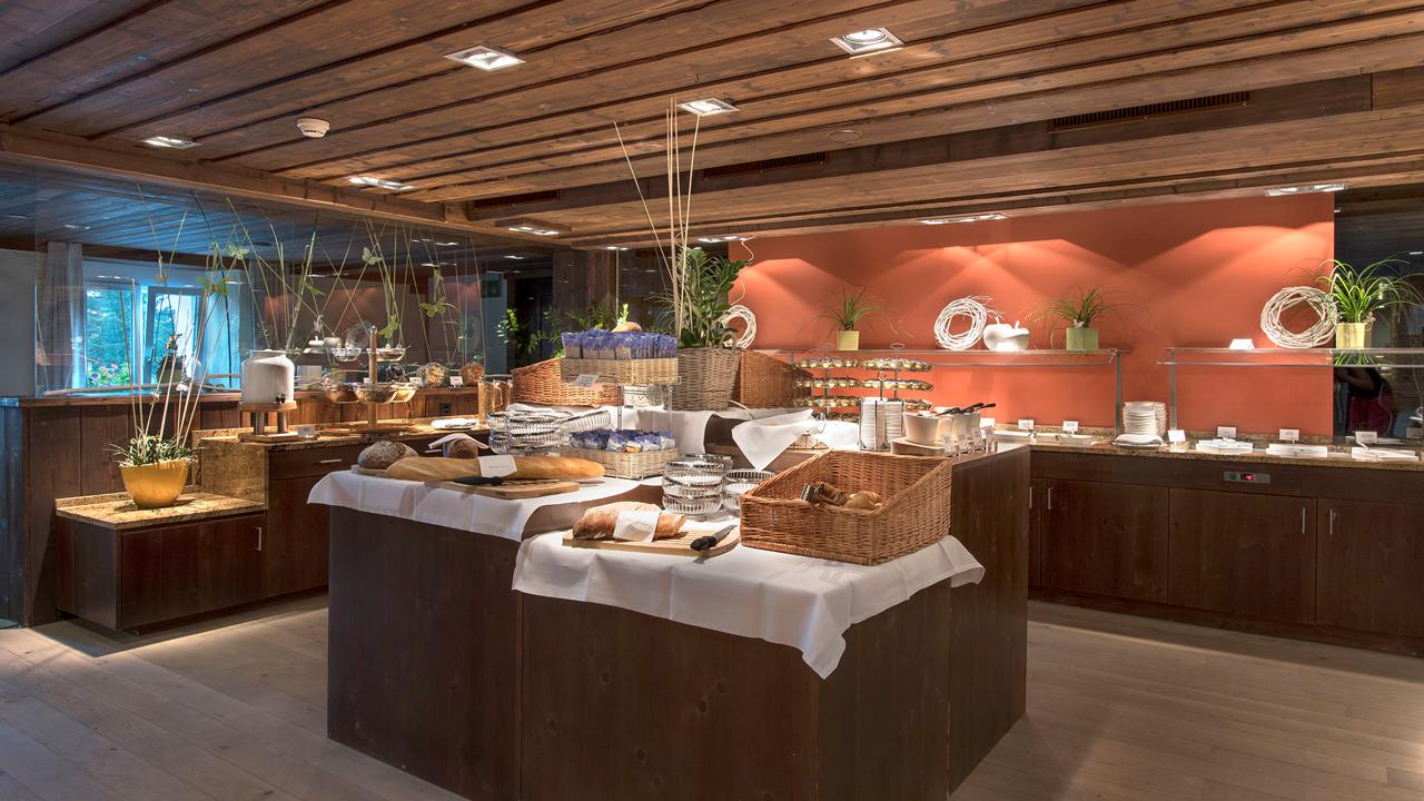 8 Dagen logies/ontbijt Sunstar Hotel Arosa