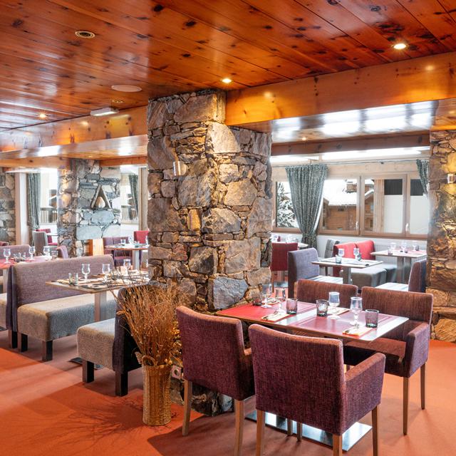 hotel-laiguille-percee