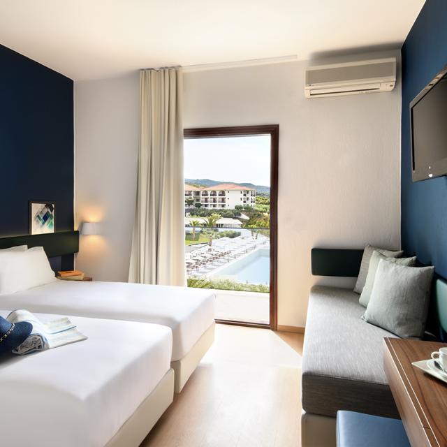 hotel-akrathos-beach