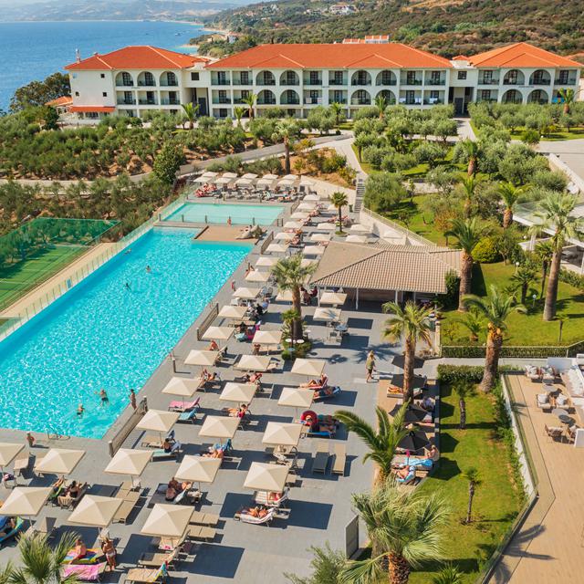 hotel-akrathos-beach