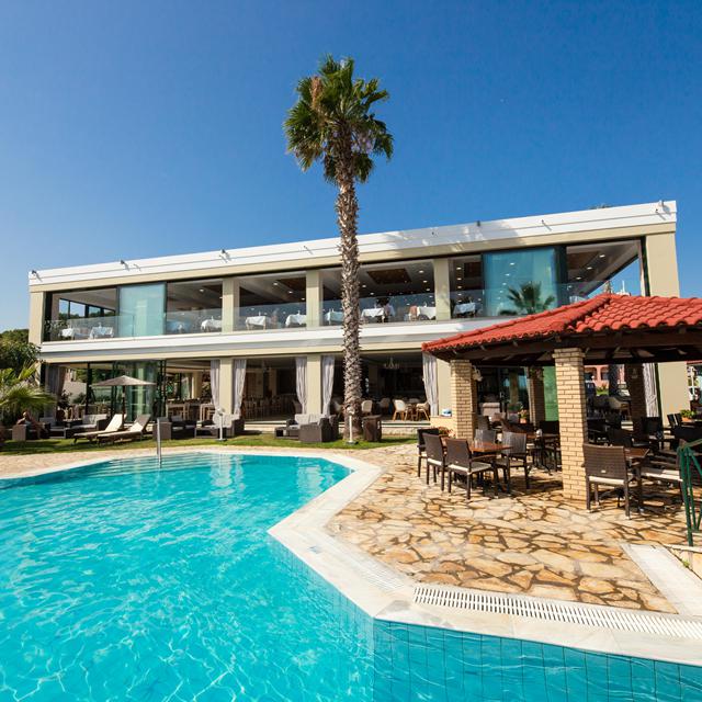 aparthotel-robolla-beach