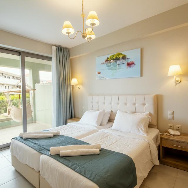 aparthotel-robolla-beach