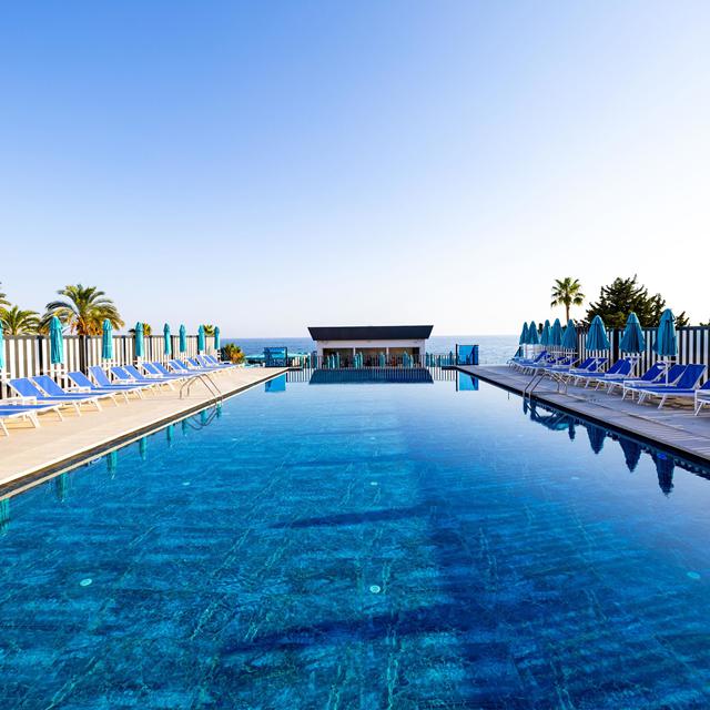 hotel-granada-luxury-red-adults-only