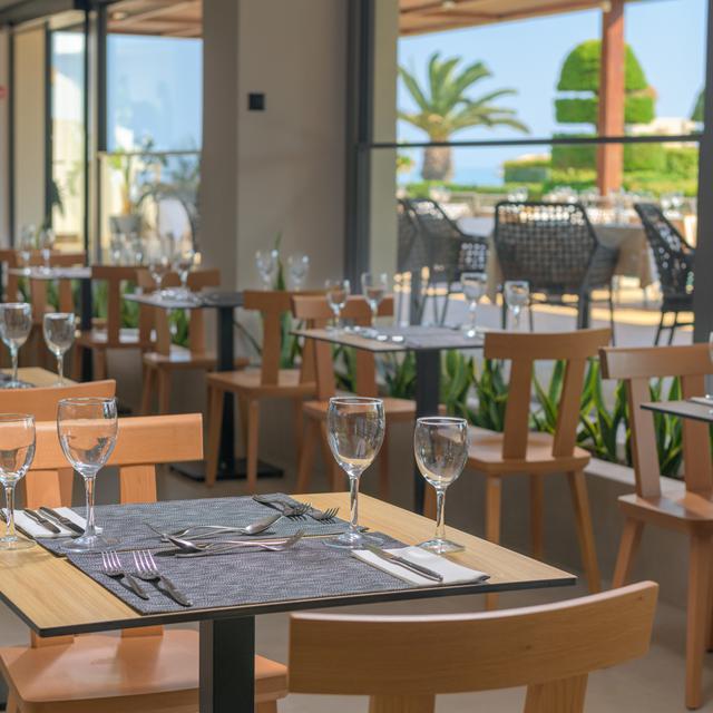 Hotel Ixian Grand & All Suites - adults only
