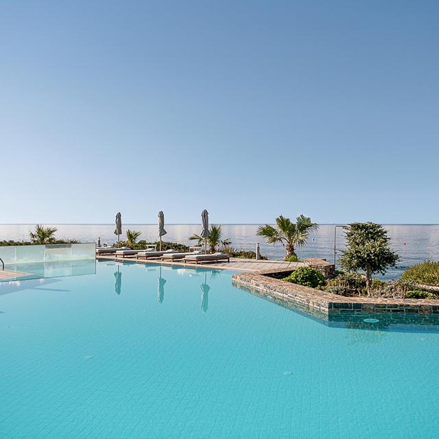 hotel-kakkos-bay-resort