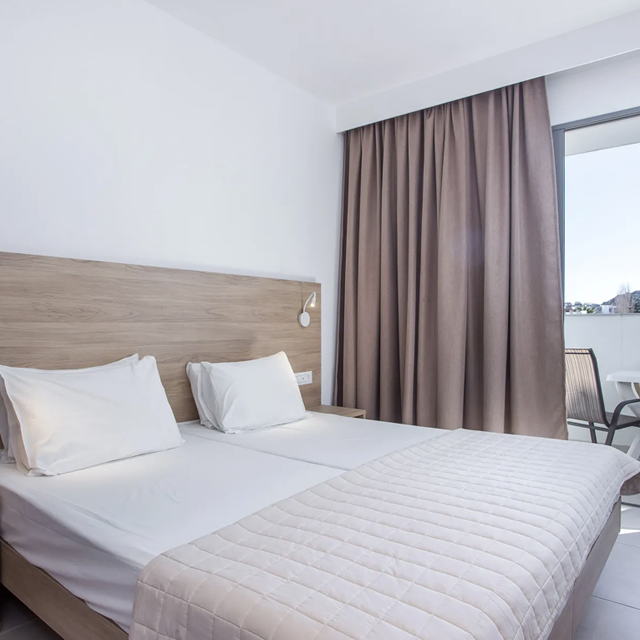 hotel-stamos-plus