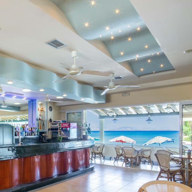 Vakantie Hotel Rossis Beach in Messonghi (Corfu, Griekenland)