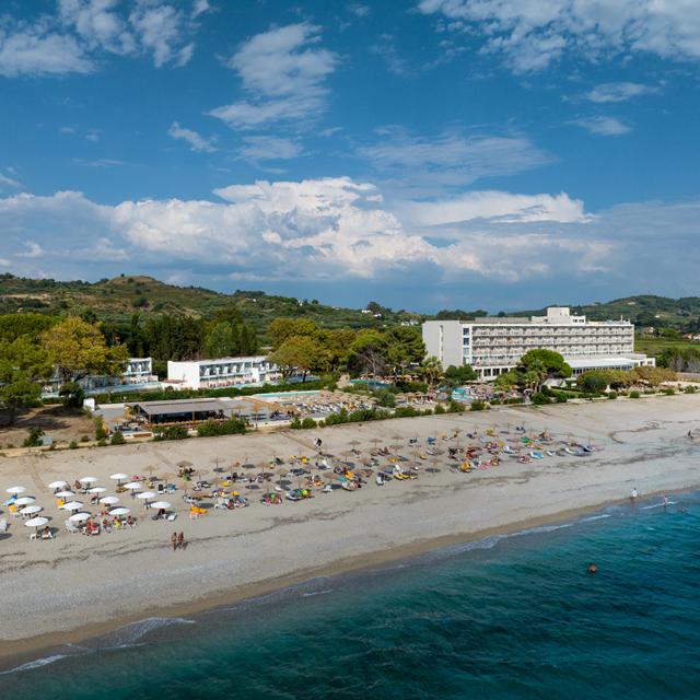 hotel-ninos-grand-beach-resort