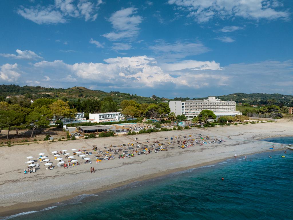 impressie Hotel Ninos Grand Beach Resort