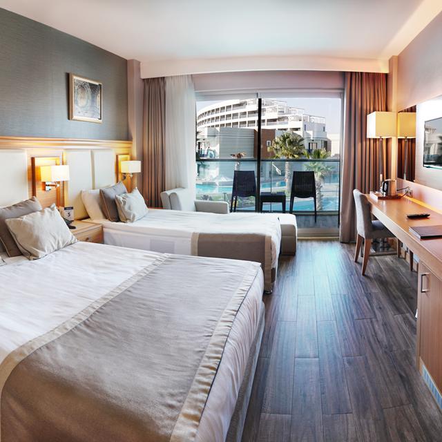 hotel-aquasis-deluxe-resort-spa
