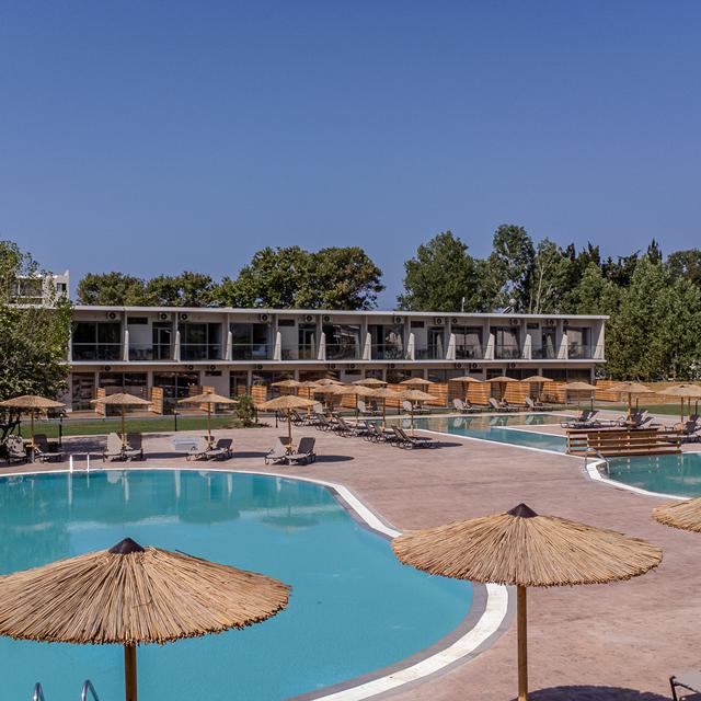 hotel-blue-water-resort