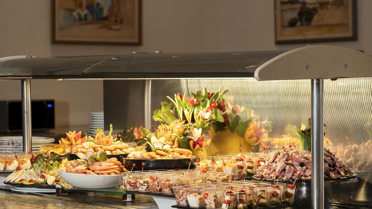 8 Dagen halfpension Hotel Mövenpick Resort & Marine Spa