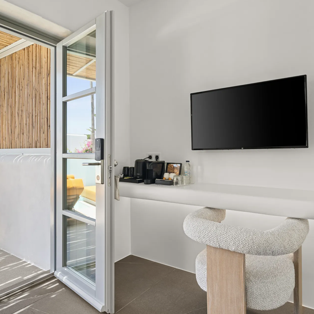 hotel-mr-mrs-white-paros-suites-more